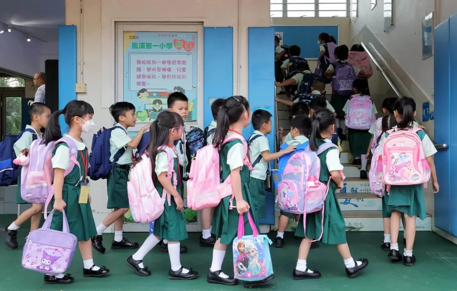 Chương trình tiếng Anh mới của Hong Kong: An ninh quốc gia và lòng yêu nước trở thành trọng tâm ở bậc tiểu học