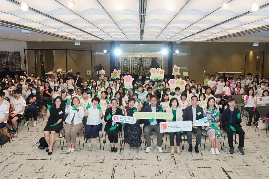 Các nhà sáng tạo tuổi teen chống ô nhiễm nhựa bằng vật liệu thay thế ăn được, phân hủy sinh học: Làn sóng đổi mới xã hội mới