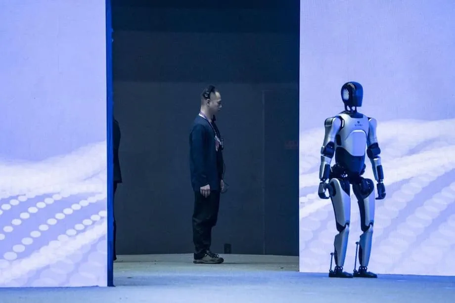Robot hình người Trung Quốc chiếm tâm điểm: Tham vọng, đổi mới và cuộc đua giành vị thế dẫn đầu AI toàn cầu