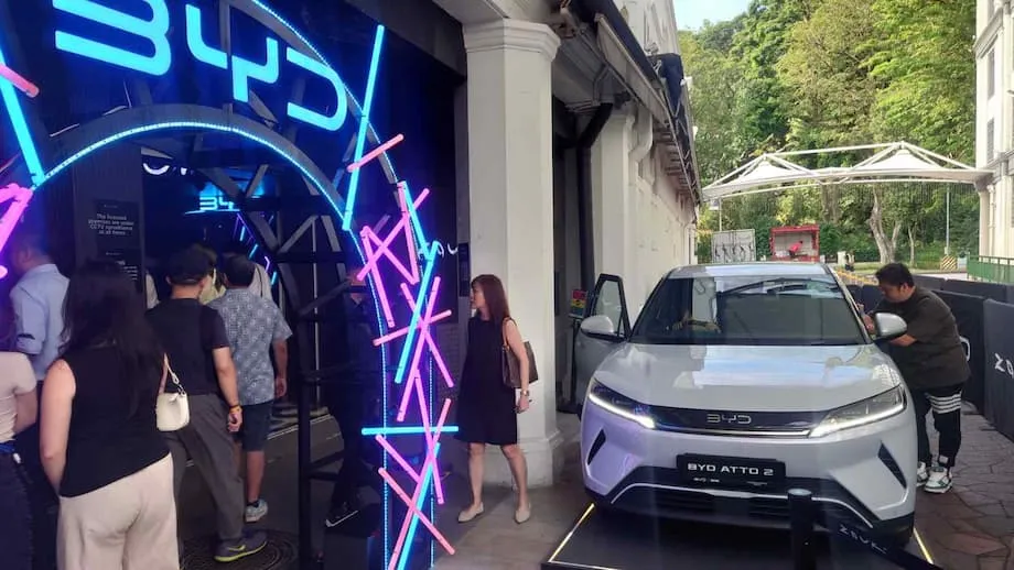 Cổ phiếu BYD lao dốc, phản ánh thách thức đối với hãng xe điện hàng đầu Trung Quốc