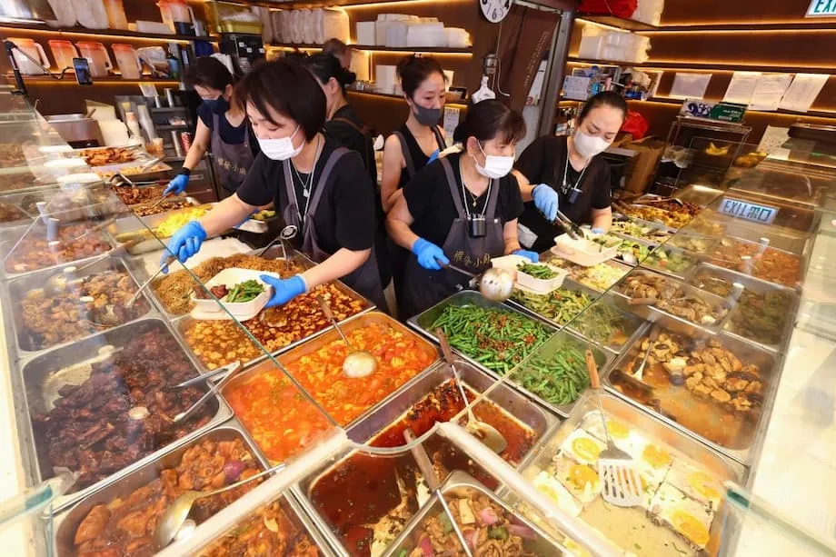 Các nhà hàng Hong Kong chật vật trước bất ổn kinh tế khi làn sóng đóng cửa gia tăng
