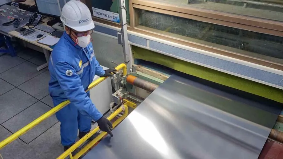 Ngành thép Hàn Quốc chịu sức ép: Ứng phó với thuế quan của Mỹ, cạnh tranh từ Trung Quốc và những thay đổi trong thương mại toàn cầu