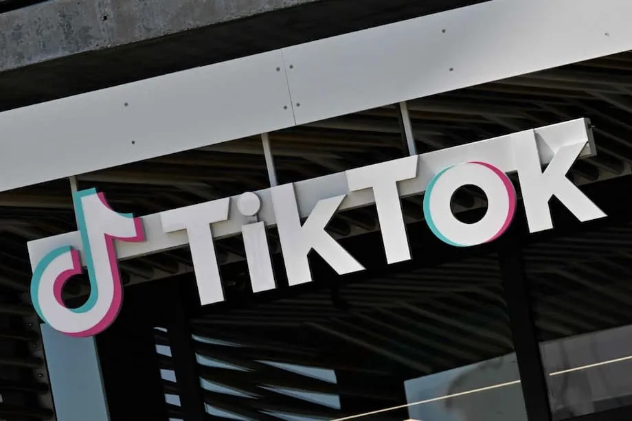 Malaysia triệu tập TikTok và Meta, chỉ trích phản ứng chậm trước các bài đăng độc hại và yêu cầu điều tra của cảnh sát