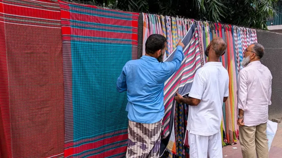 Bức tường khăn gamcha Shyamoli: Sắc màu, nghề thủ công và cộng đồng ở Dhaka