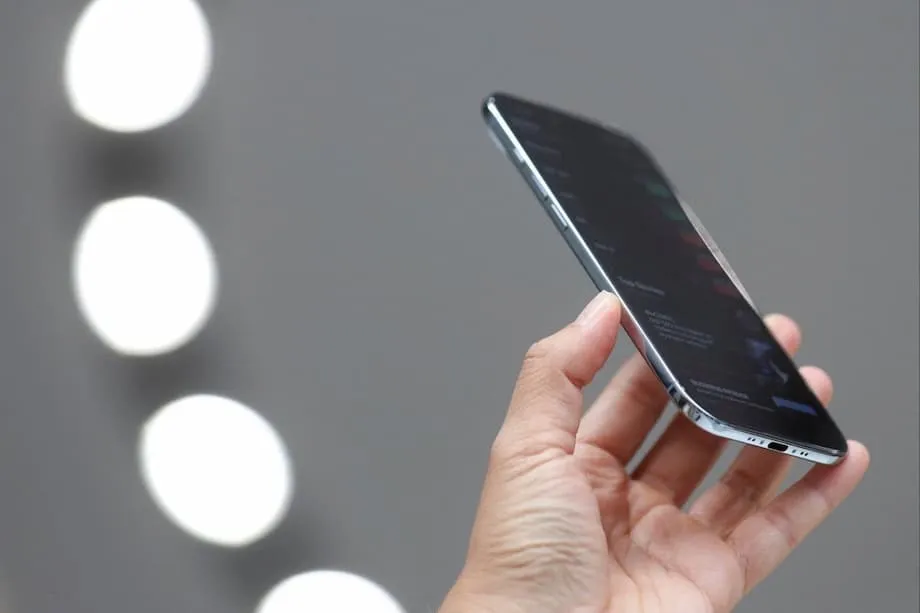 Apple hoãn ra mắt iPhone Air tại Trung Quốc, chờ phê duyệt eSIM