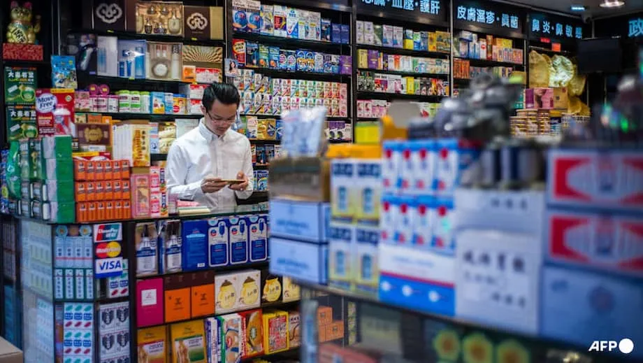 Du khách Singapore bị tính giá quá cao khi mua thảo dược tại hiệu thuốc ở Hong Kong