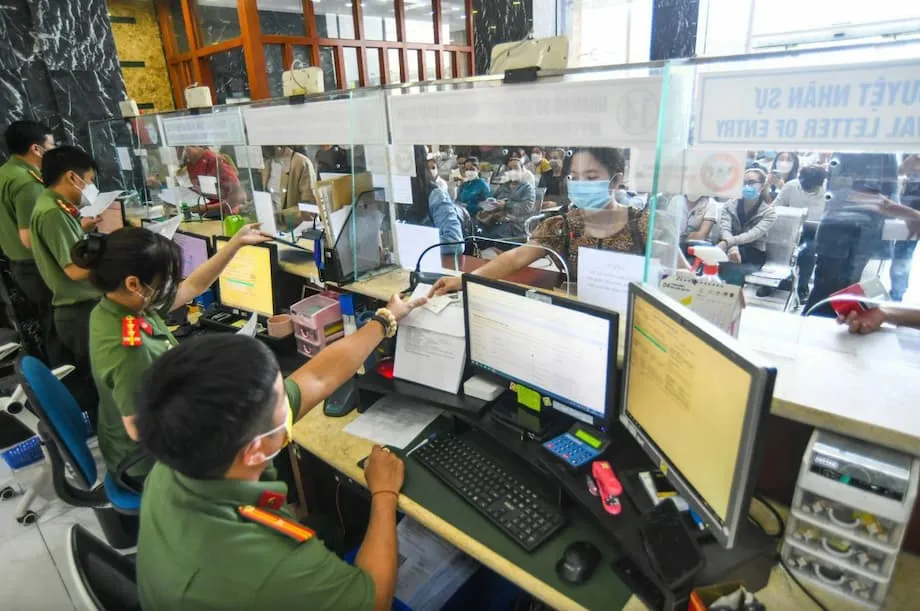 Việt Nam rút thời gian xử lý giấy miễn thị thực xuống còn một ngày