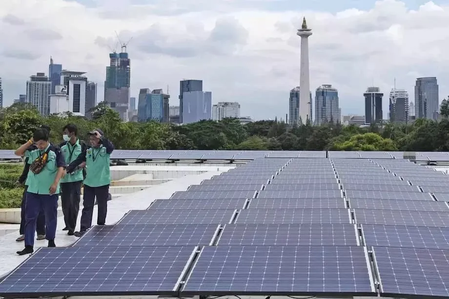 Mỹ và Trung Quốc cạnh tranh định hình tương lai năng lượng sạch của Indonesia