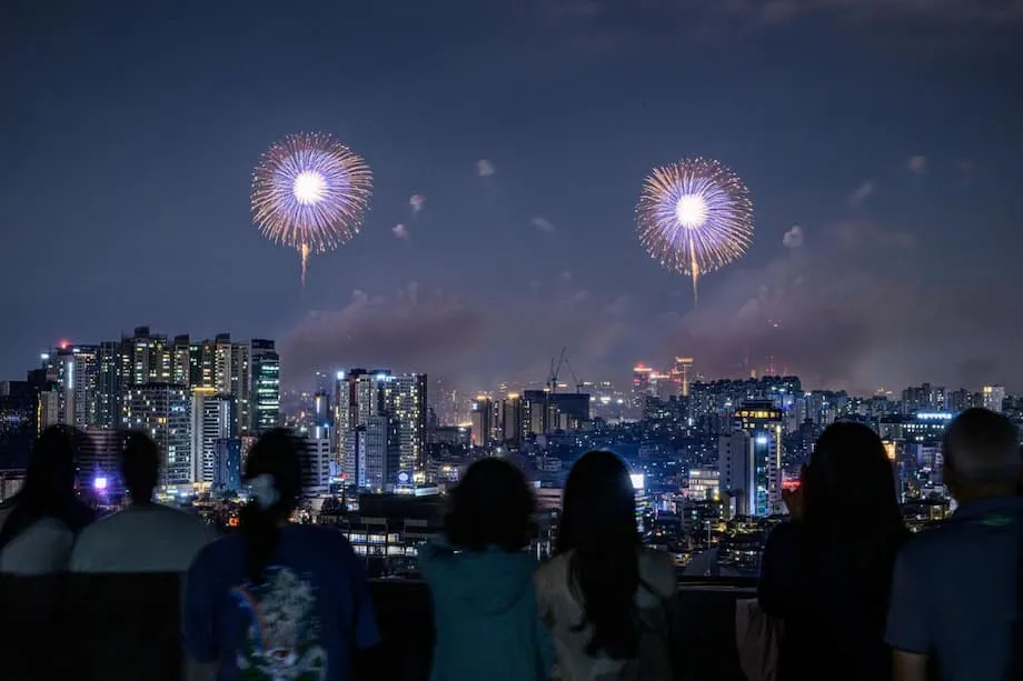 Một triệu người đổ về lễ hội pháo hoa quốc tế Seoul, thắp sáng sông Hàn