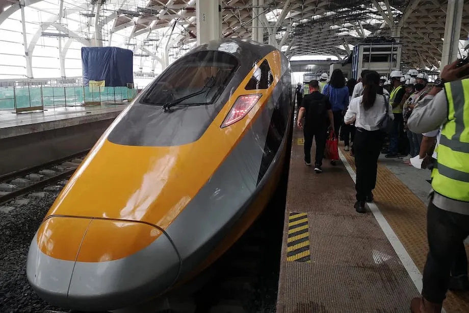 Indonesia bắt đầu đàm phán với Trung Quốc về khoản nợ của tuyến đường sắt cao tốc Whoosh