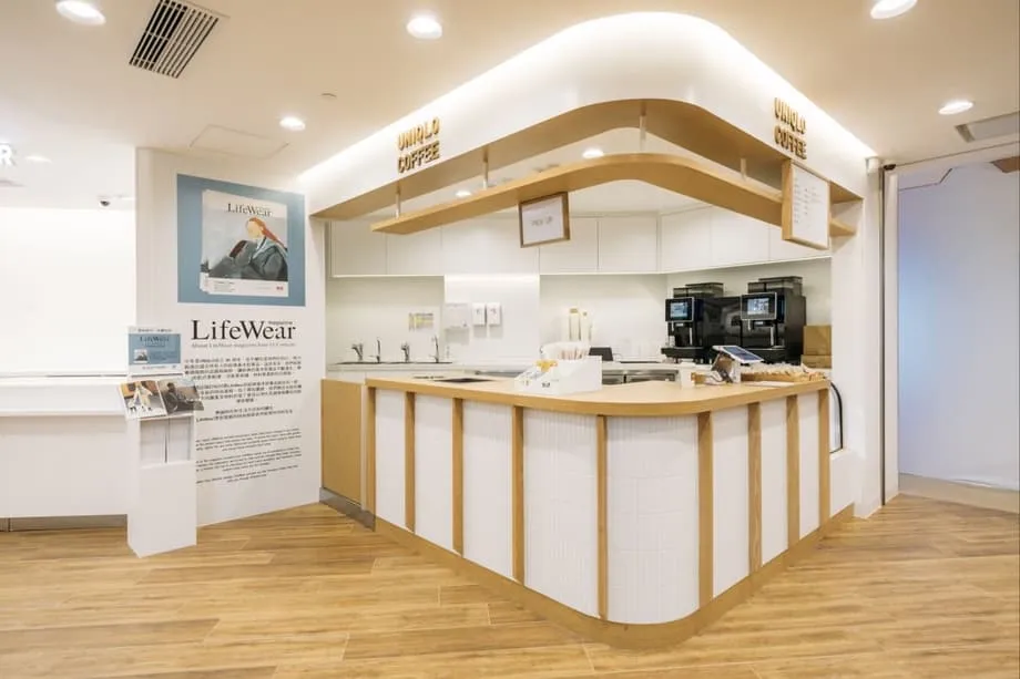 Vì sao các thương hiệu thời trang ở Hong Kong pha cà phê để kéo khách quay lại