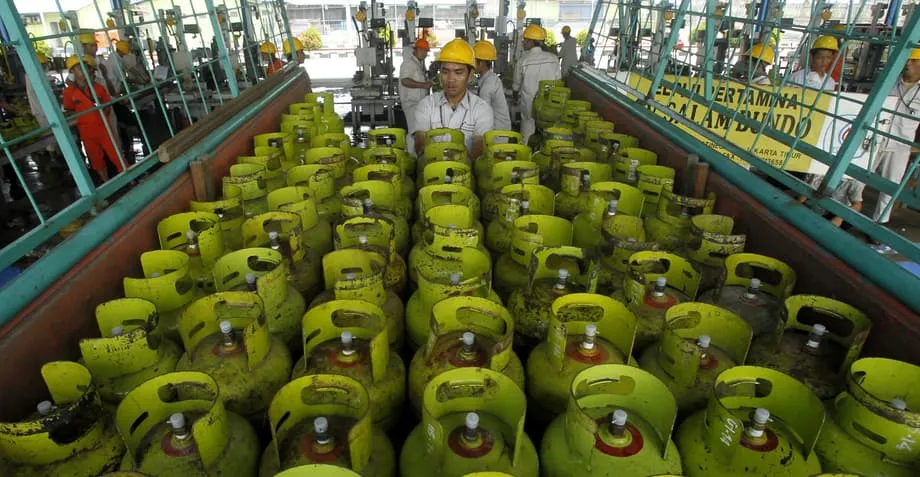 Indonesia đối mặt với thiếu hụt năng lực lọc dầu và thói quen nhập khẩu tốn kém