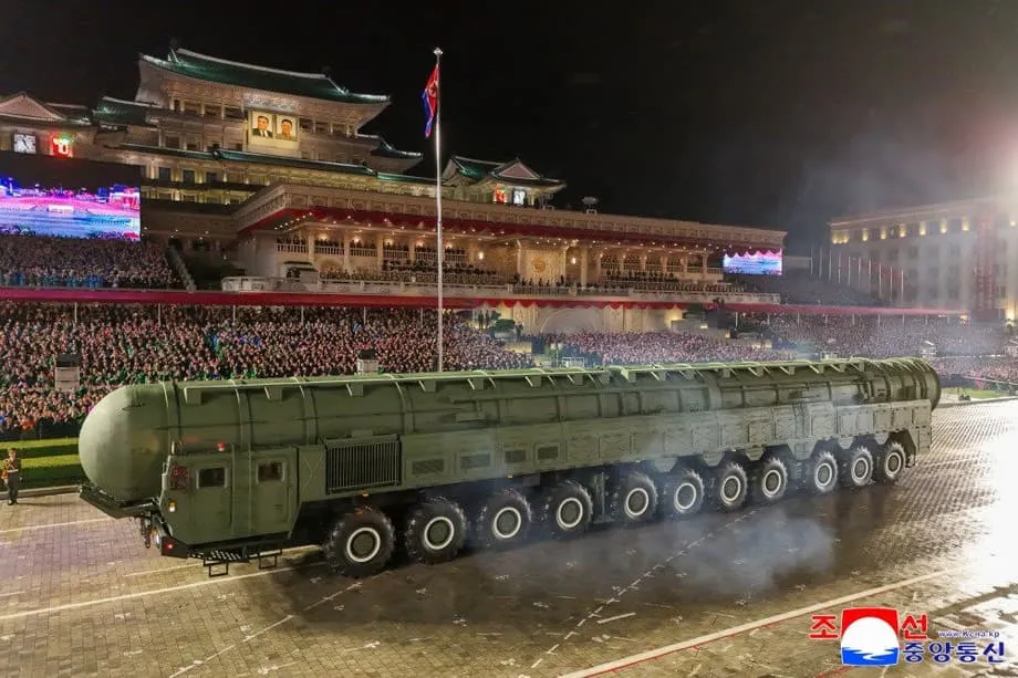 Cuộc duyệt binh của Triều Tiên đưa tên lửa siêu vượt âm và tên lửa liên lục địa lên tâm điểm
