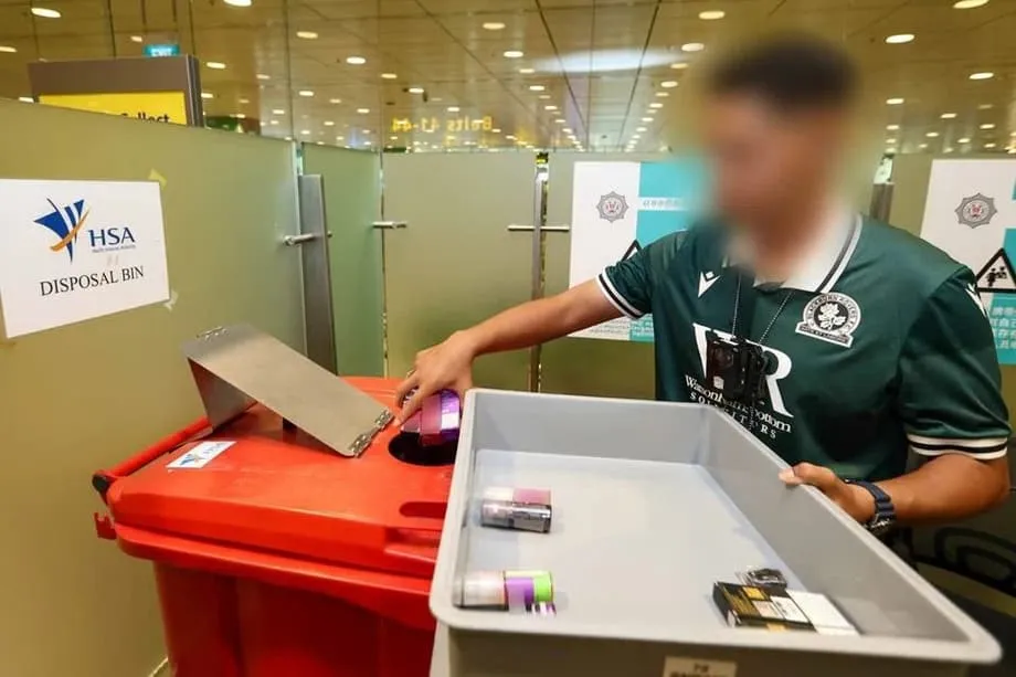 Chiến dịch kiểm tra tại các trạm kiểm soát Singapore phát hiện 88 người vi phạm và 1,25 triệu đôla Singapore tiền mặt không khai báo