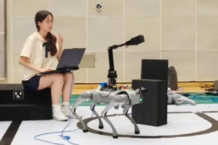 Unitree mở khóa học dành cho học sinh, sinh viên về robot chó trên nền tảng Go2
