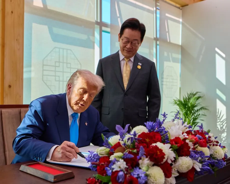 Ông Trump phê duyệt kế hoạch tàu ngầm chạy bằng năng lượng hạt nhân của Hàn Quốc, gắn với thương mại và ngành đóng tàu