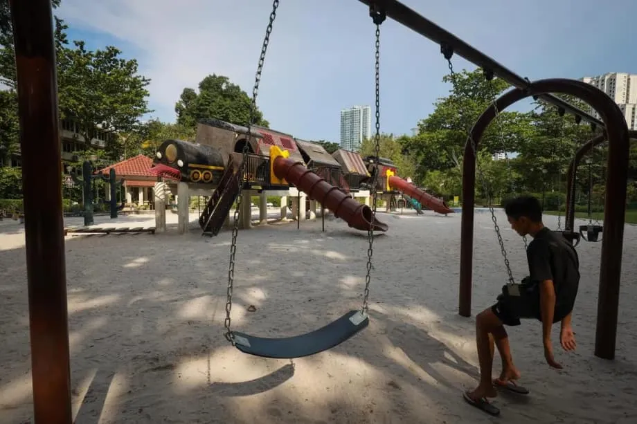 Vì sao xích đu đang biến mất khỏi các sân chơi ở Singapore