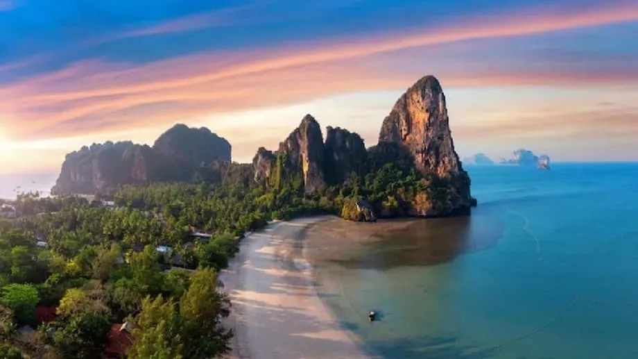 Luật rượu bia mới của Thái Lan phạt người uống và siết chặt quảng cáo