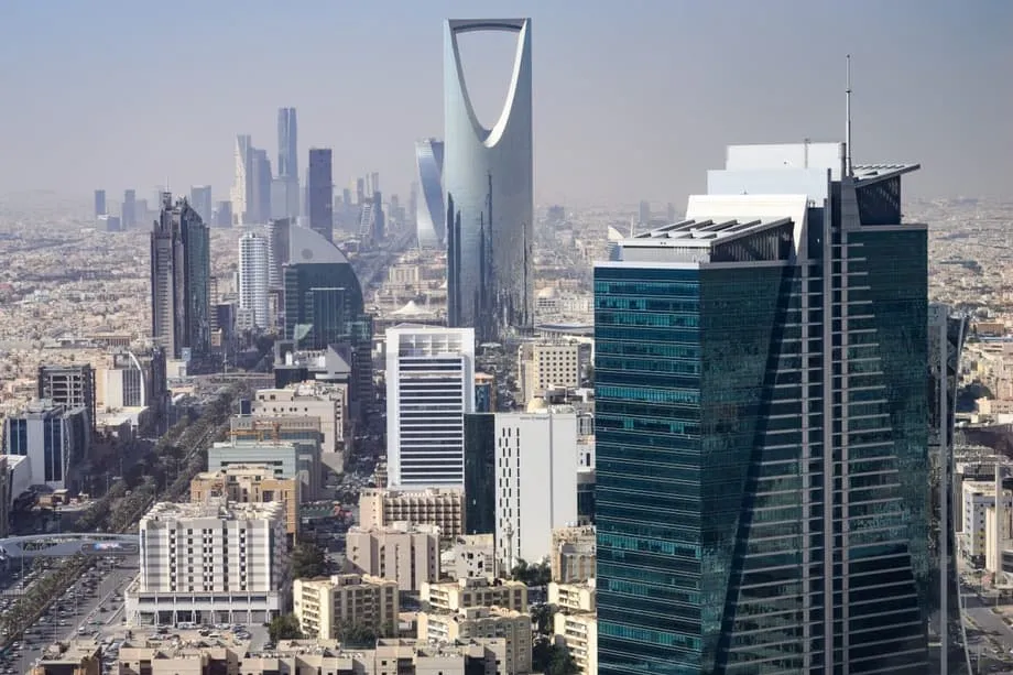 Lương cao thu hút người Hong Kong đến Saudi Arabia, trong khi khác biệt văn hóa là thử thách với người mới