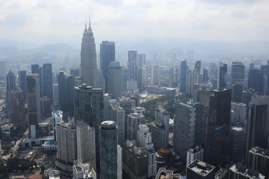 Tranh luận về múi giờ Malaysia: sức khỏe, ánh sáng buổi sáng và cái giá của việc chỉnh đồng hồ lùi lại
