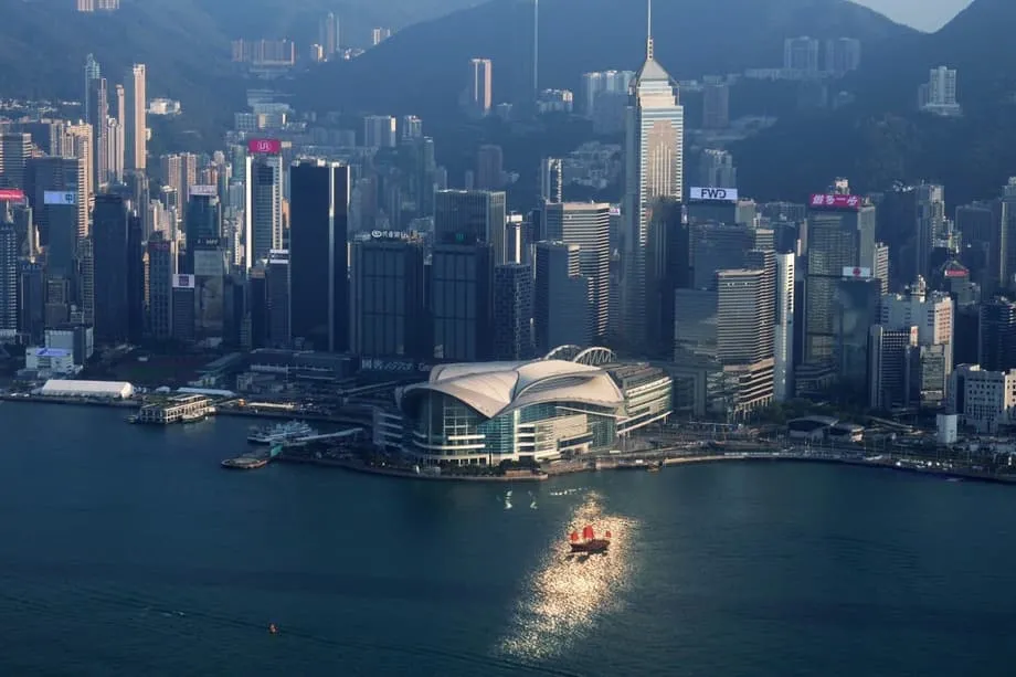 Lượng tiền gửi ngân hàng 19 nghìn tỷ HK$ làm nổi bật vị thế trú ẩn an toàn của Hong Kong