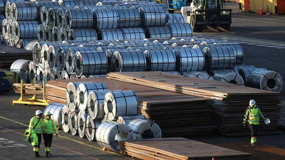 Các nhà sản xuất thép Trung Quốc mở rộng ra nước ngoài amid những thách thức trong nước