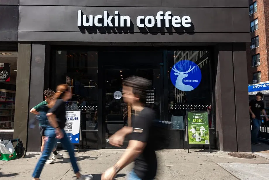 Luckin Coffee nhắm tới việc niêm yết trở lại tại Mỹ sau 5 năm vực dậy