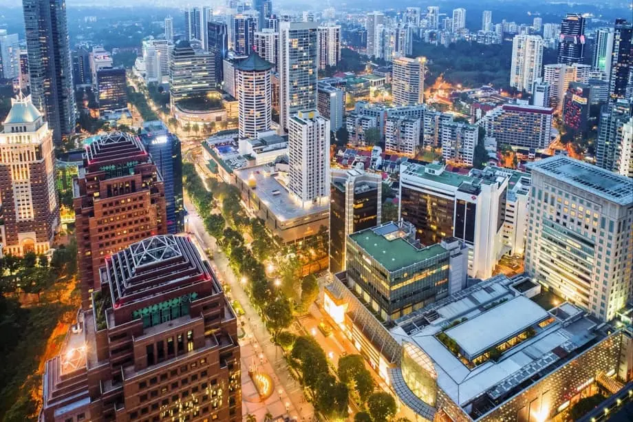 Dữ liệu bán lẻ Singapore làm dấy lên tranh luận về ảnh hưởng của các chuỗi nước ngoài
