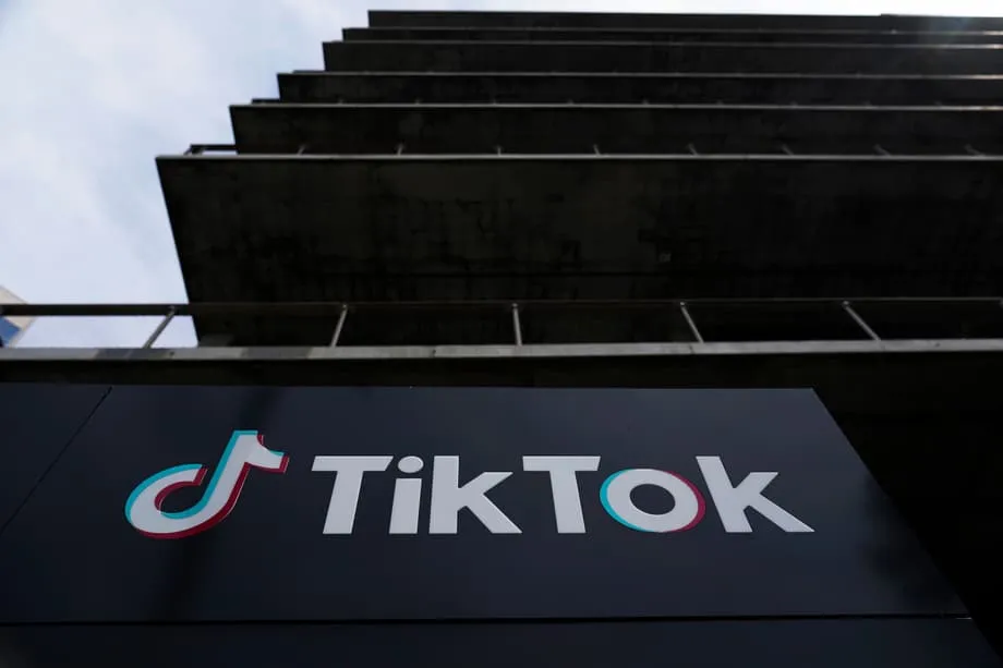 Giấc mơ Mỹ của TikTok hóa ác mộng: Sự cố gián đoạn, cáo buộc kiểm duyệt và làn sóng người dùng rời bỏ trong tuần đầu hỗn loạn dưới quyền sở hữu của Mỹ