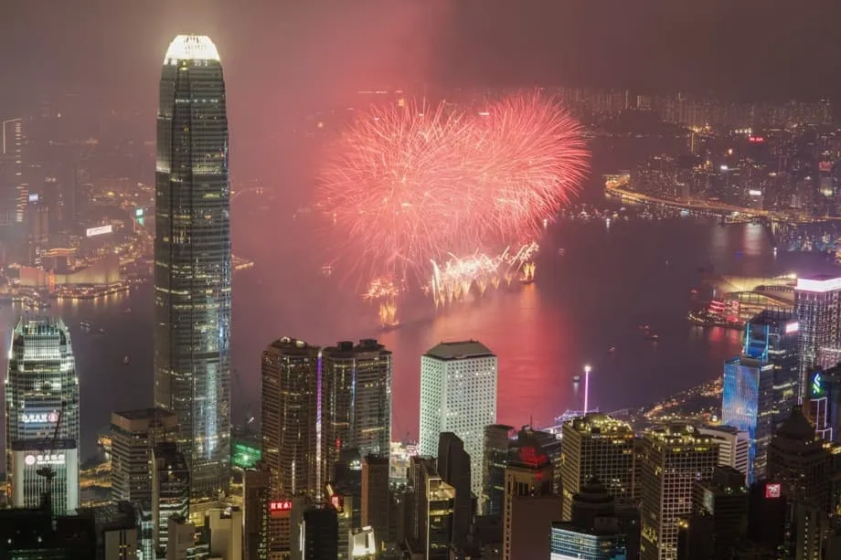 Hong Kong được định vị để trở thành trung tâm tài chính hàng đầu thế giới khi Trung Quốc đẩy nhanh quốc tế hóa đồng nhân dân tệ