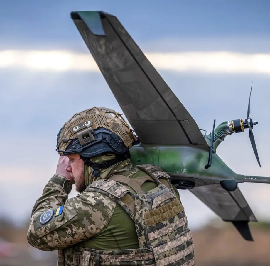 Kỹ sư Nhật Bản đến tiền tuyến Ukraine để phát triển hệ thống phòng thủ bằng drone giá 2.500 USD