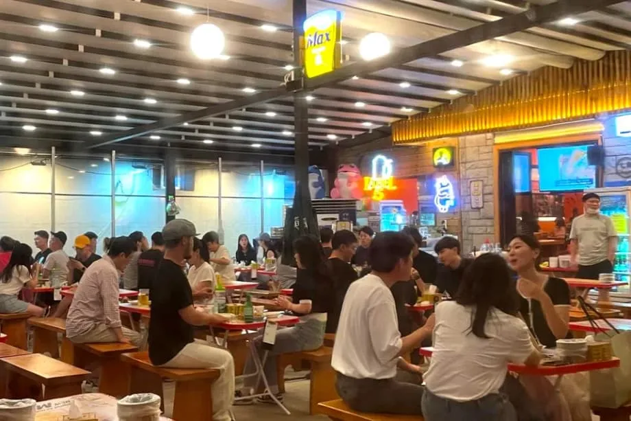 Bước chuyển mình tỉnh táo của Hàn Quốc: Quốc gia nổi tiếng uống nhiều đang dần bỏ rượu