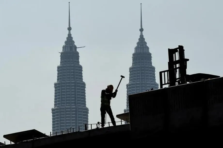 Malaysia cân nhắc hệ thống mới gây tranh cãi dành cho lao động nhập cư giữa những cáo buộc tham nhũng
