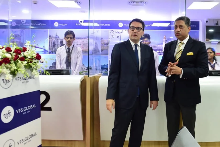 Bên trong VFS Global: Cách một công ty tư nhân xây dựng đế chế thị thực dựa trên các khoản phí dịch vụ tự chọn
