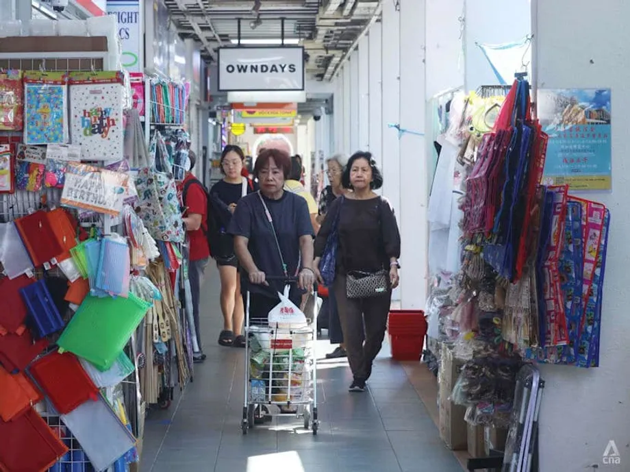 Bán lẻ tại các khu dân cư Singapore trước bước ngoặt: Truyền thống, chuỗi cửa hàng và cộng đồng