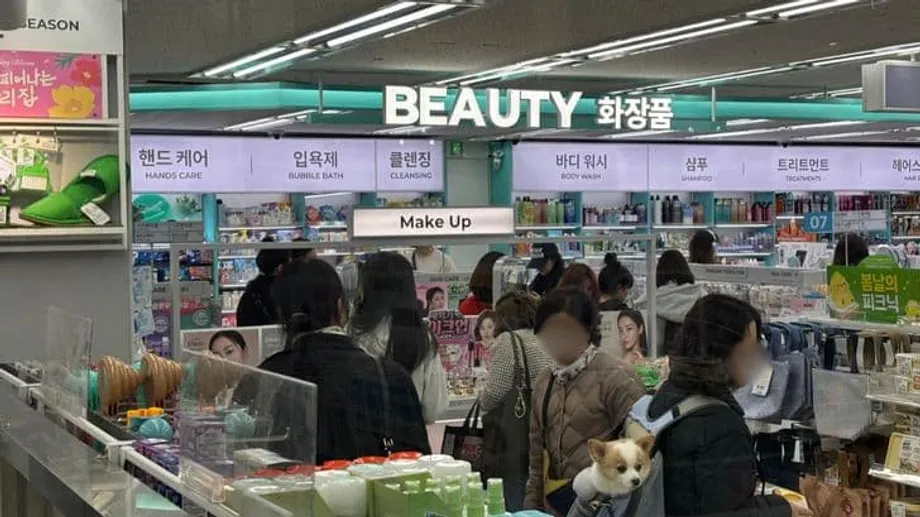 Lạm phát biến Daiso từ cửa hàng giá rẻ thành điểm mua sắm hút giới trẻ Hàn Quốc như thế nào
