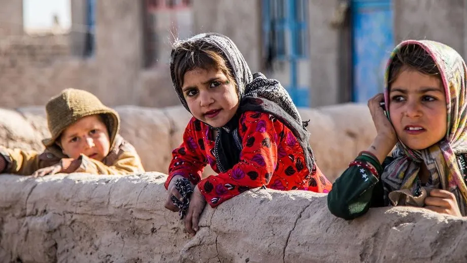 Afghanistan Poverty Deepens as Mass Returns, Drought and Aid Cuts Overwhelm Families