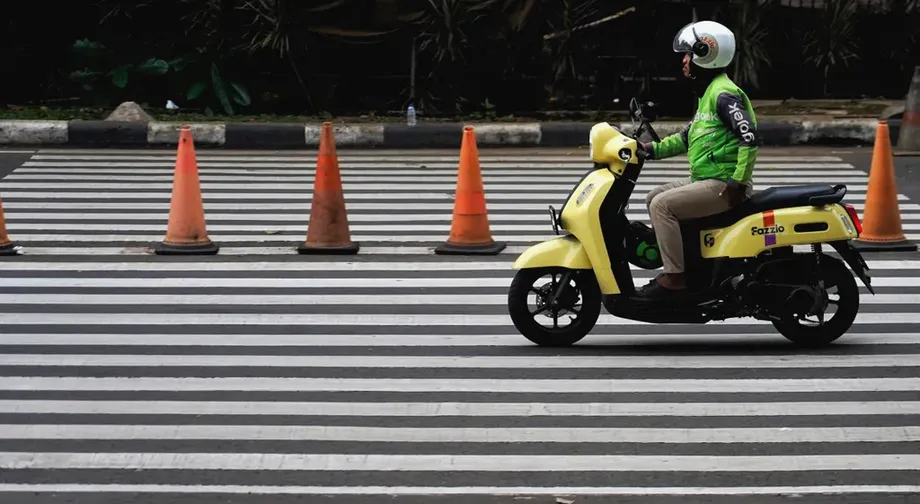 Indonesia Plans Motorcycle Taxi Safety Rules as Drivers Warn of New Costs