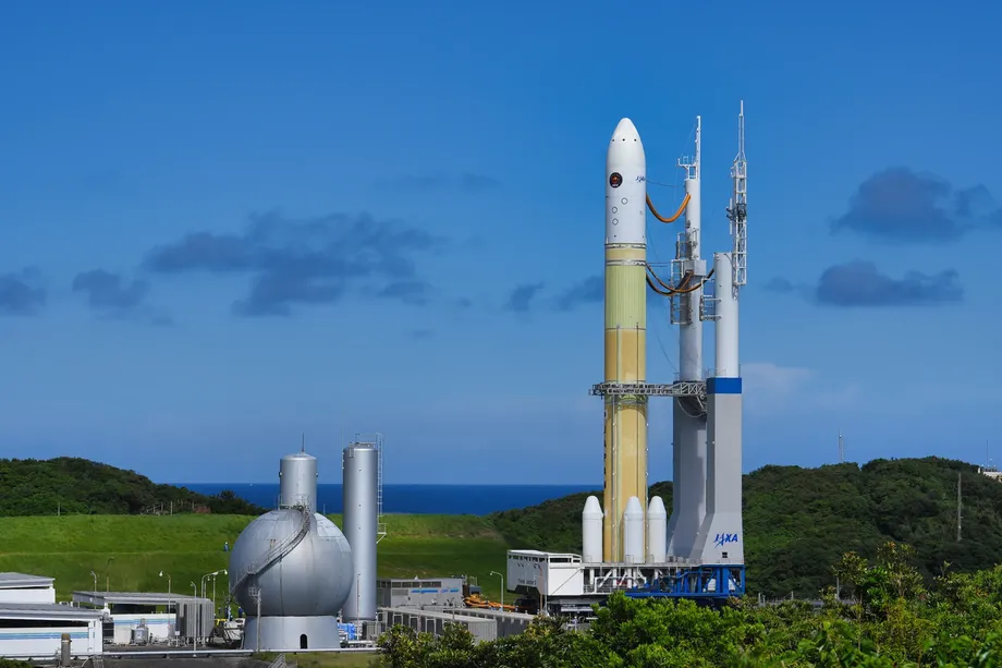 Japan Launches MMX Toward Mars Moon Phobos, Aiming to Bring Samples Home in 2031