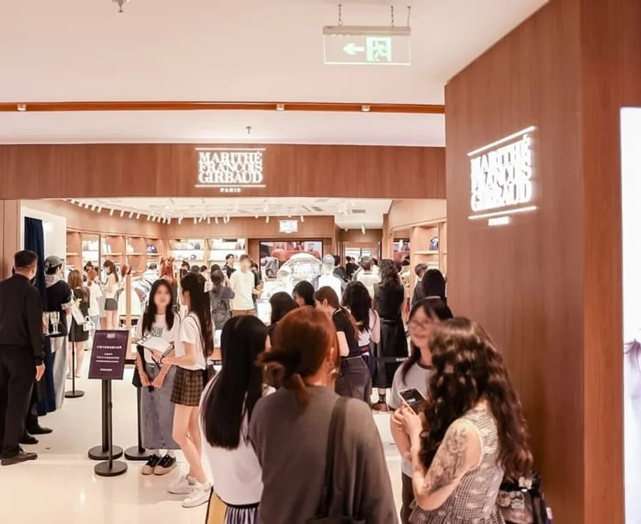 Thế hệ Gen Z Trung Quốc thúc đẩy làn sóng K-fashion khi K-beauty hạ nhiệt